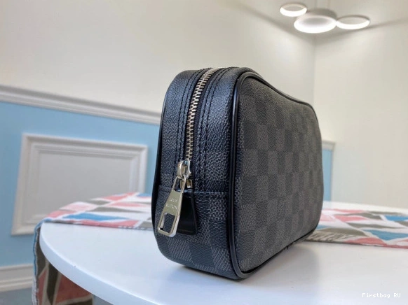 First bags ru POUCH LOUIS PM TOILETRY VUITTON 0730